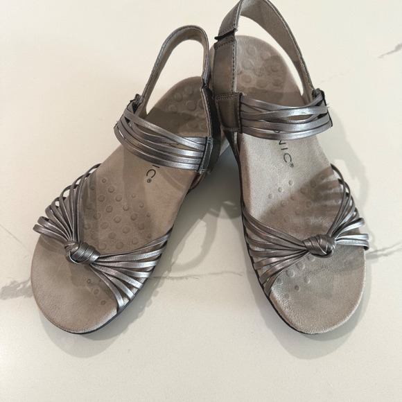 Vionic Shoes - Vionic Talulah Metallic Silver Strappy Knot Comfort Sandals Women's Size‎ 7